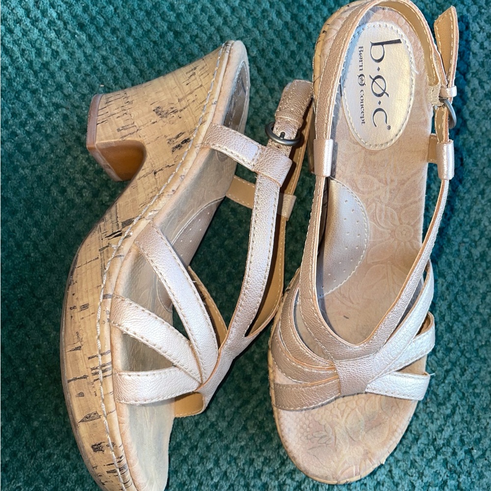 BOC Born Champagne Gold Cork Wedge Heel Open Toe Sandals Womens Sz 7M